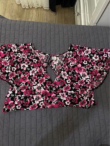 H&M Sırttan bağlamalı üst