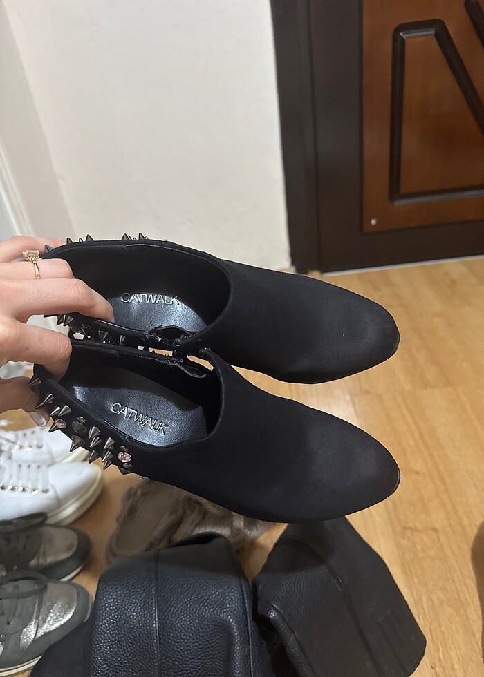 36 numara catwalk zımba detaylı topuklu ayakkabı - Görsel 2