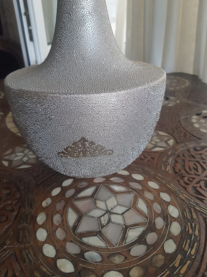 Gri Metalik Detaylı Dekoratif Vazo - Görsel 2