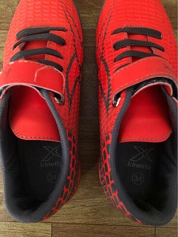 34 Beden kırmızı Renk Kinetik marka çocuk spor ayakkabı