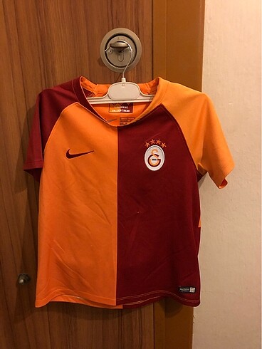 Çınar marka Galatasaray forması