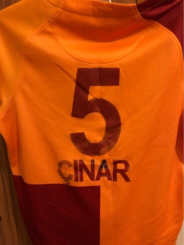 5 Yaş Beden kırmızı Renk Çınar marka Galatasaray forması