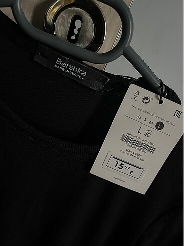 Bershka Bershka marka bayan sırt dekolteli sıfır bluz