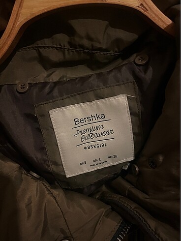 Bershka Bershkan marka bayan mont