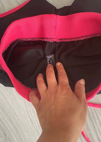 xl Beden Pembe Şeritli Siyah Mini Spor Şort