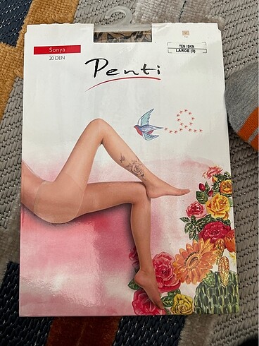 Penti desenli külotlu çorap