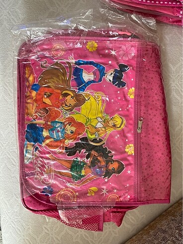 Winx Kız çocuk okul çantası