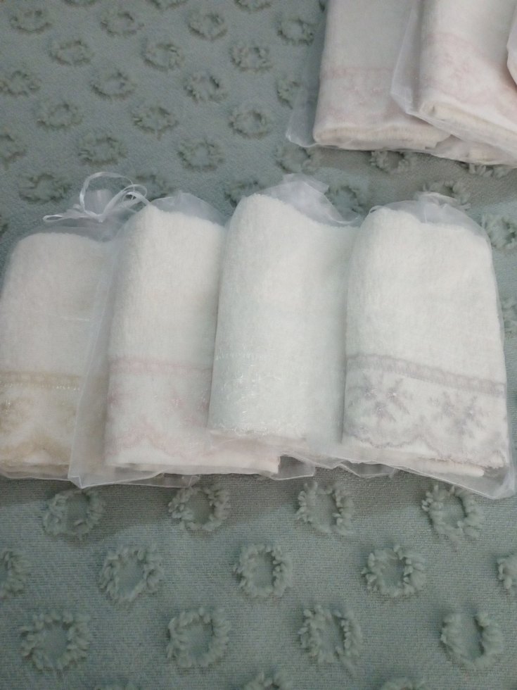 hediyelik Nakışlı Beyaz Havlu - Görsel 2