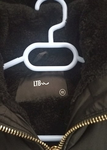 Siyah Fermuarlı Kadın Kışlık Mont - Görsel 2