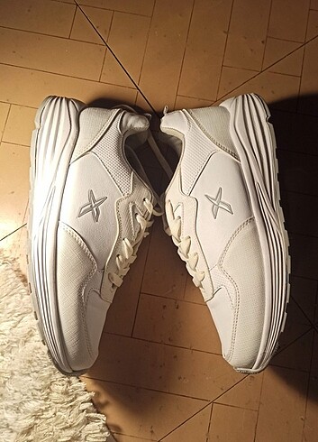 37 Beden Kinetix Beyaz Spor Ayakkabı