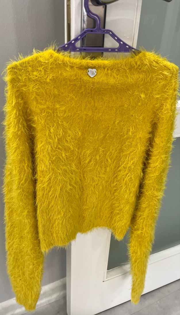 Nakışlı V Yakalı Sarı Triko Kazak - Görsel 5