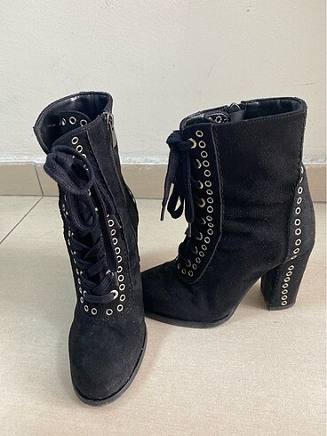 American Vintage Zımbalı Siyah Goth Vintage Topuklu Bot