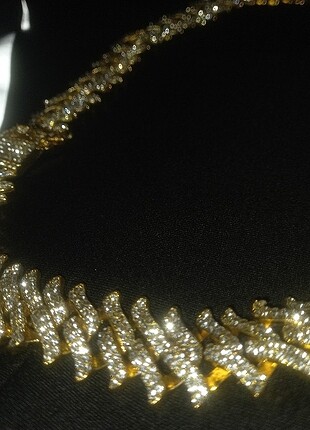 Iced out chain gold 