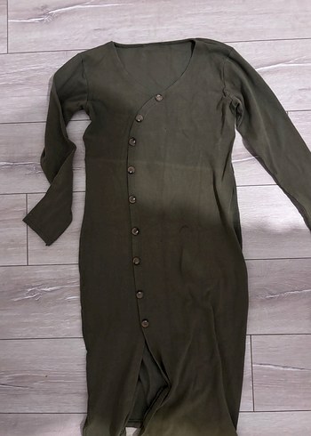 Düğmeli V Yaka Uzun Elbise - Görsel 4