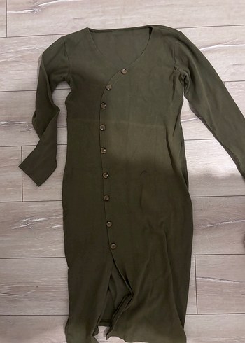 Düğmeli V Yaka Uzun Elbise - Görsel 5