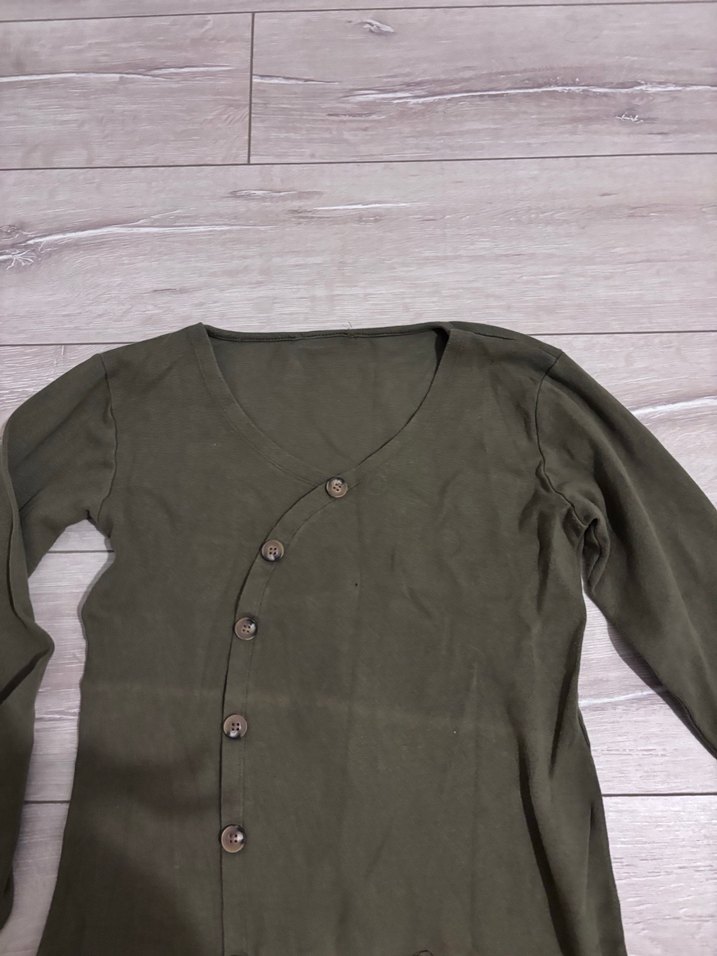 Düğmeli V Yaka Uzun Elbise - Görsel 3