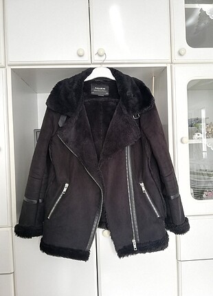 Pull and Bear İçi Kürklü Siyah Kaban