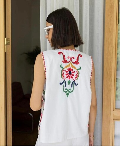 Nakışlı yelek