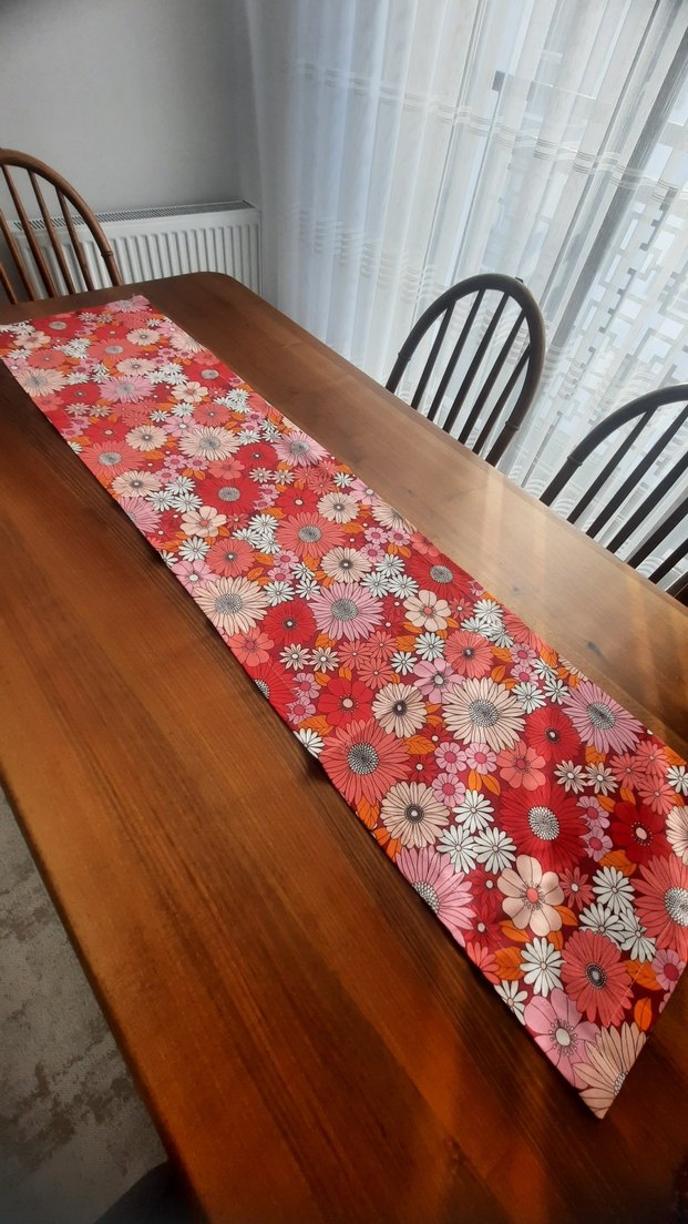 Çiçek Desenli Renkli Masa Örtüsü - Görsel 2