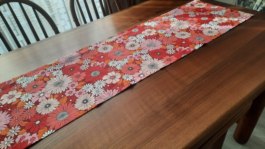 Çiçek Desenli Renkli Masa Örtüsü - Görsel 4