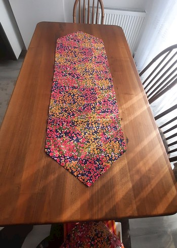 Çok Renkli Batik Desenli Masa Örtüsü - Görsel 3