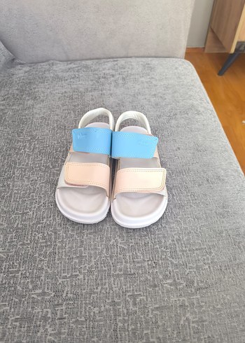 32 Beden beyaz Renk Kızlar için Pastel Renkli Cırt Cırtlı Sandalet