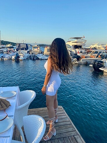 Beyaz mini elbise