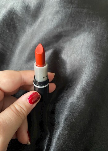 MAC Kırmızı Ruj - Görsel 2