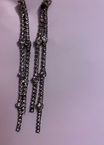 Zincir Detaylı Uzun Gri Kadın Küpeler - Görsel 2