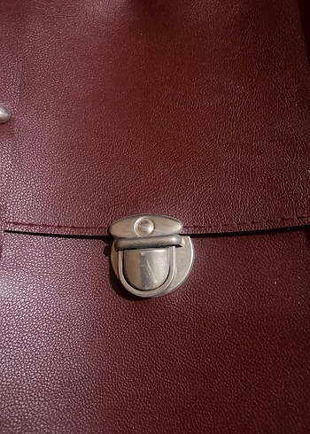 Bordo Deri Tokalı Kadın Sırt Çantası - Görsel 2