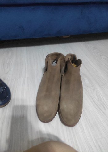 40 Beden Bej Süet Stiletto Tokalı Kadın Bot