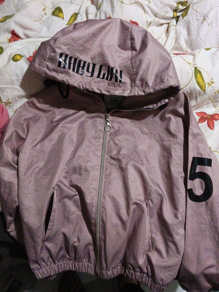 Bej Kapüşonlu Kadın Spor Ceket yağmurluk - Görsel 3