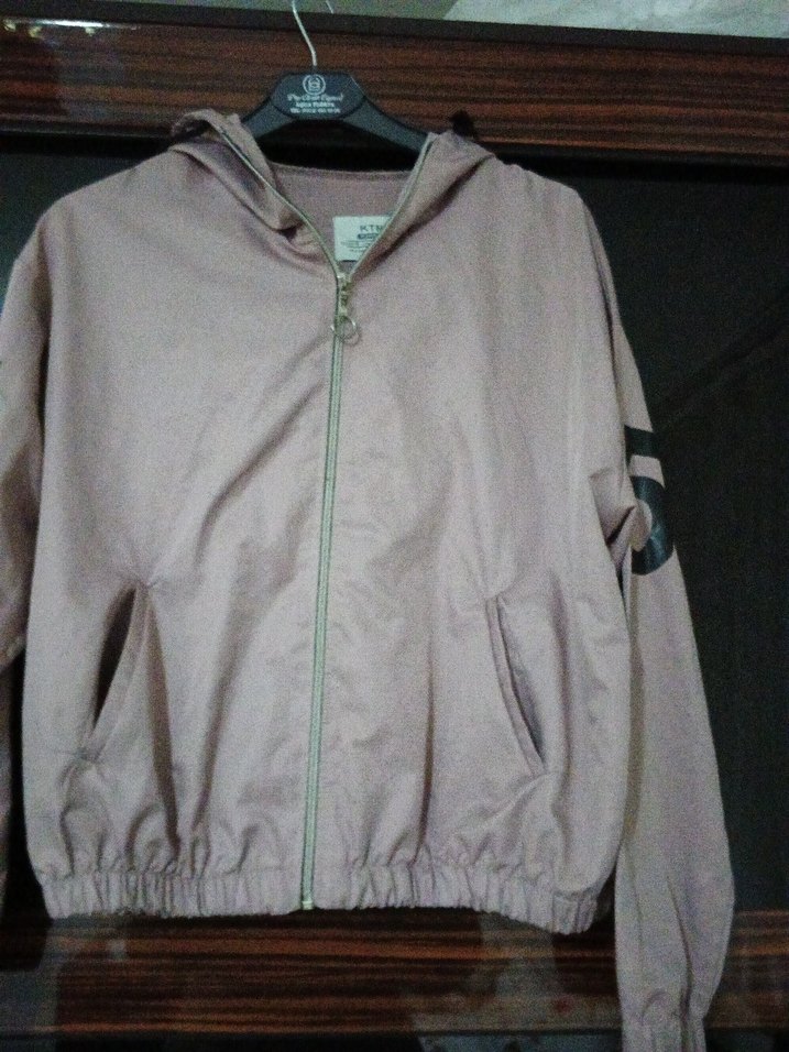 Bej Kapüşonlu Kadın Spor Ceket yağmurluk - Görsel 2