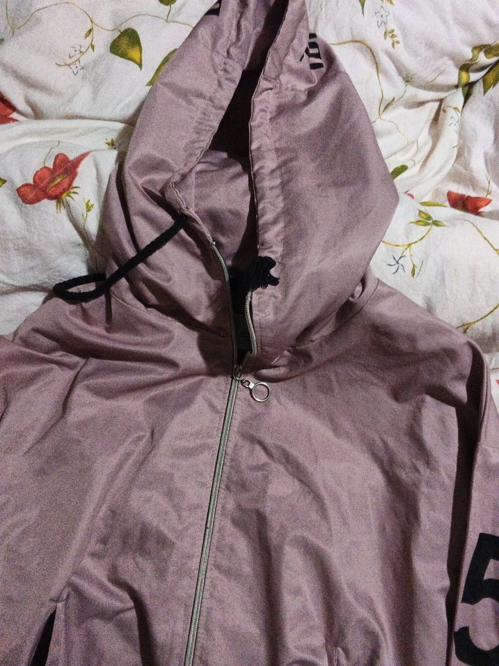 Bej Kapüşonlu Kadın Spor Ceket yağmurluk - Görsel 4