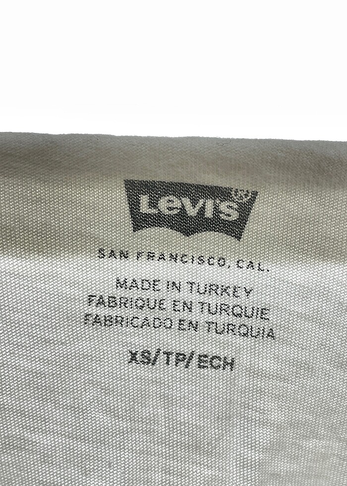 Levis T-shirt %70 İndirimli. - Görsel 4