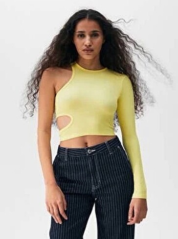 Bershka Tek kol detaylı bershka bluz