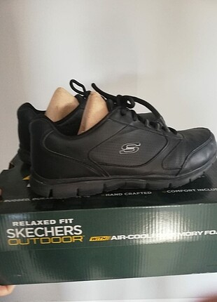 Sıfır Skechers deri ayakkabı orjinaldir