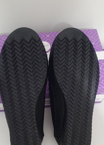 Siyah Dantel Detaylı Kadın Topuklu Babet - Görsel 4