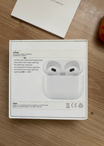 Apple AirPods 3rd Generation, Lighting Cahrging Case - Görsel 6