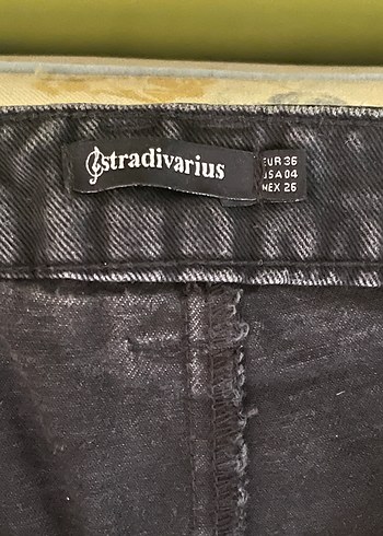 Stradivarius Düğmeli Siyah Midi Denim Mini Etek