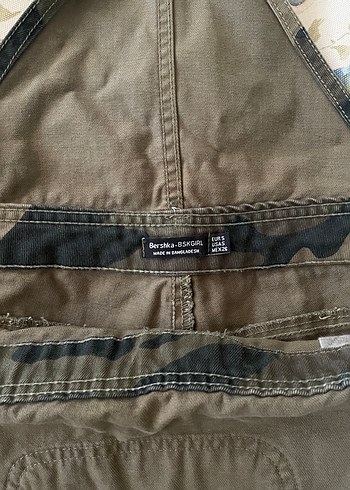 s Beden Bershka Kadın Kamuflaj Kısa Askılı Tulum Salopet