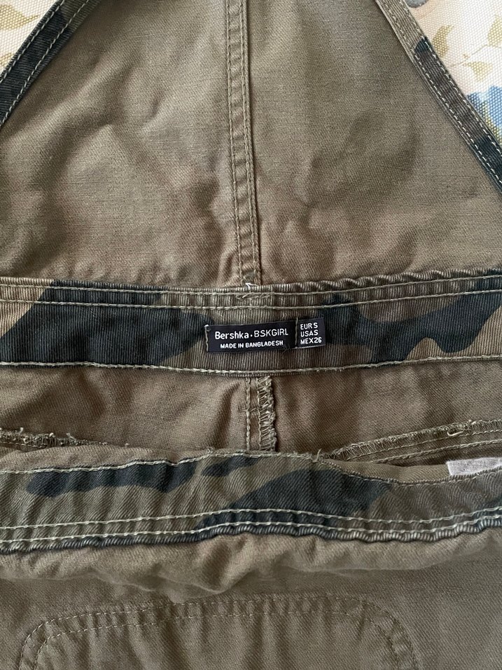 Bershka Kadın Kamuflaj Kısa Askılı Tulum Salopet - Görsel 3