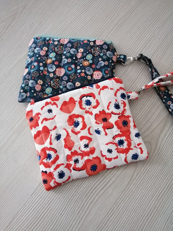 Renkli Çiçek Desenli Kadın Makyaj Çantası - Görsel 2