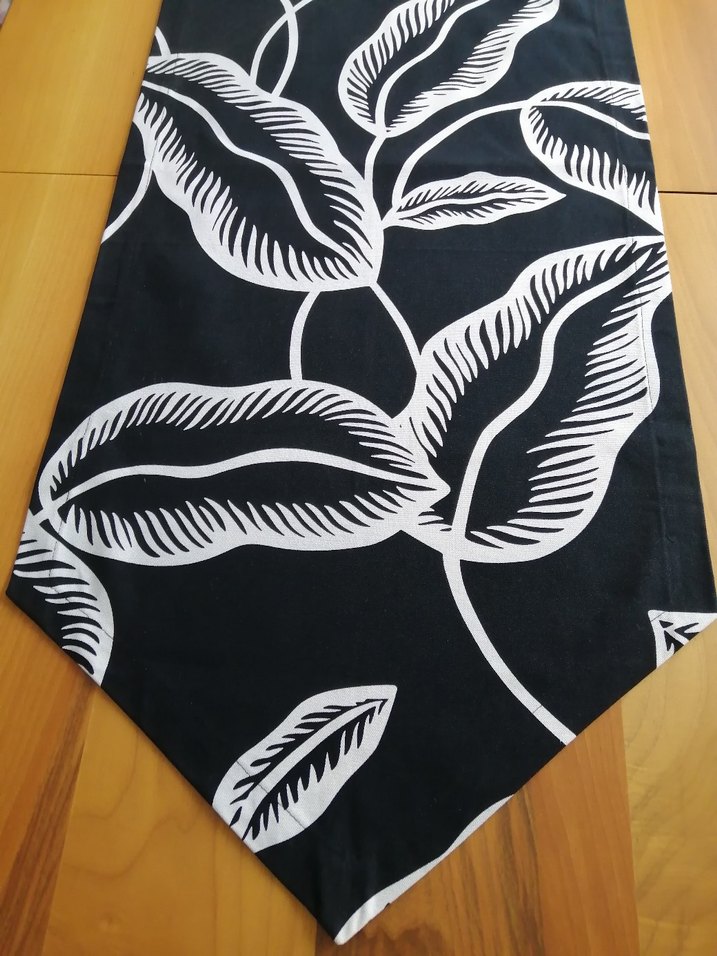 Baskılı Siyah Modern Masa Runner örtü  - Görsel 4