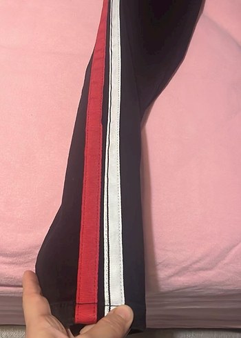 Siyah Yırtmaçlı Dar Kesim Kadın jean Pantolon - Görsel 3