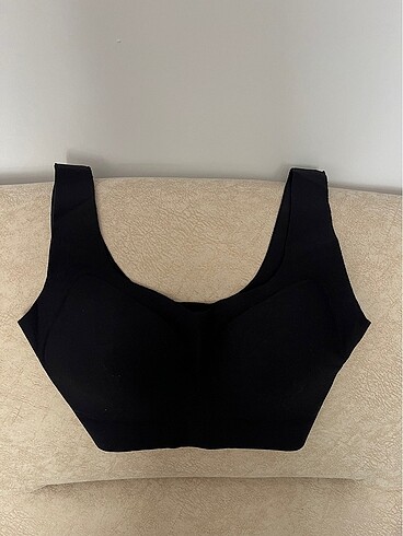 Oysho destekli spor sütyeni - Görsel 2