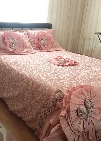 Pembe Çiçek Desenli Yatak Örtüsü - Görsel 4
