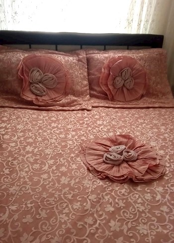 Pembe Çiçek Desenli Yatak Örtüsü - Görsel 3