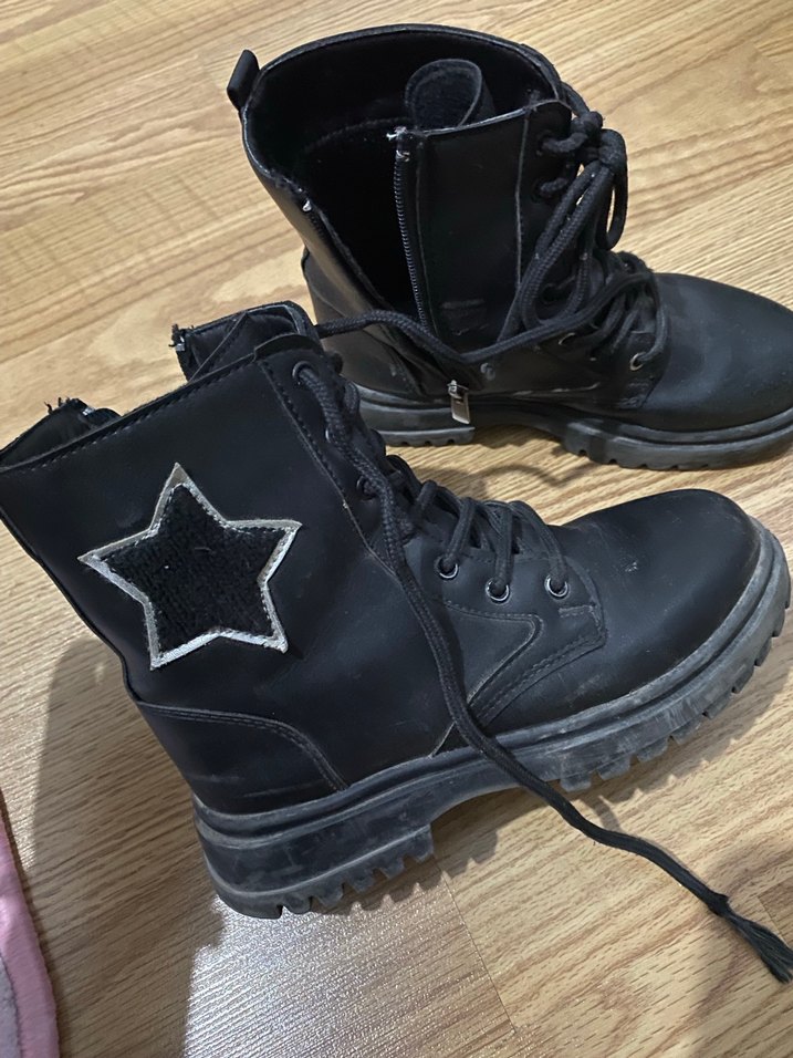 Siyah Deri Bağcıklı Bot kız çocuğu - Görsel 4