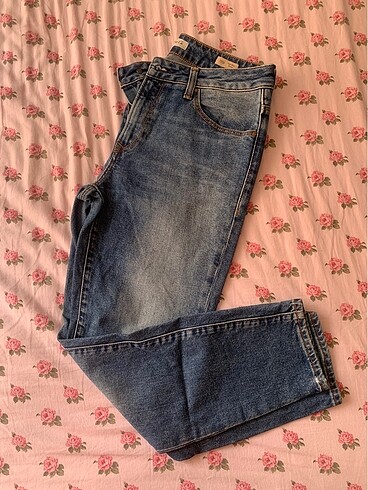 Bayan Jean